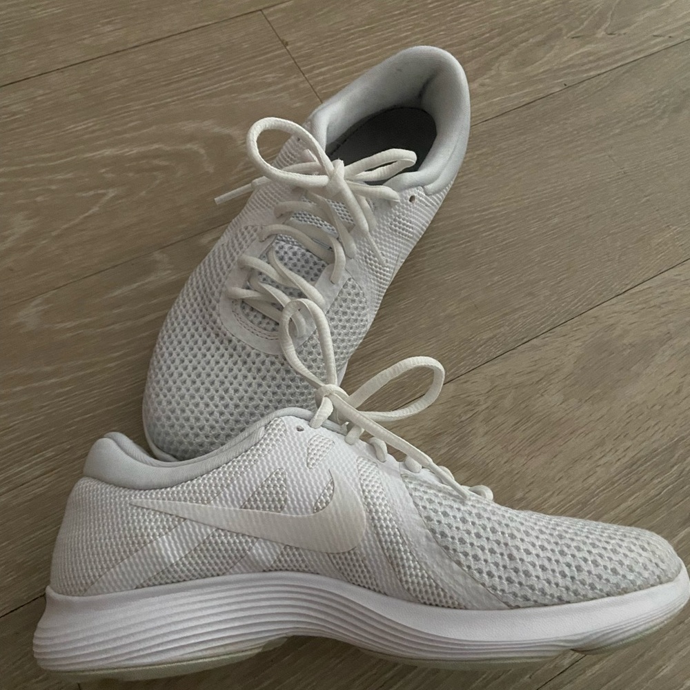 Nike women’s revolution 4 white sneakers